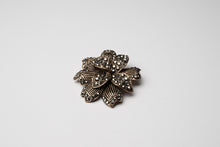 Load image into Gallery viewer, Large Pin/Chain Accessory