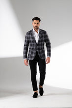 Load image into Gallery viewer, Axel Travel Jacket
